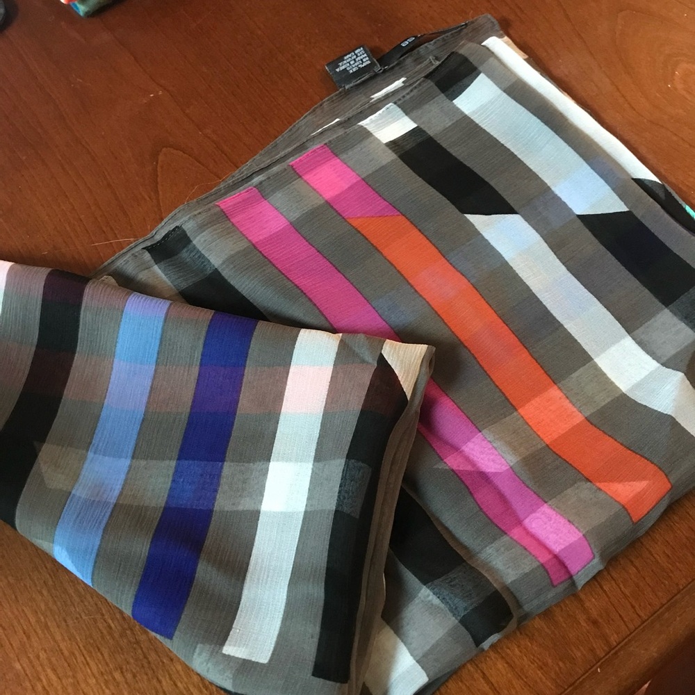 PER SE 100% Silk Scarf *Colorful Linear Print* - Picture 3 of 13